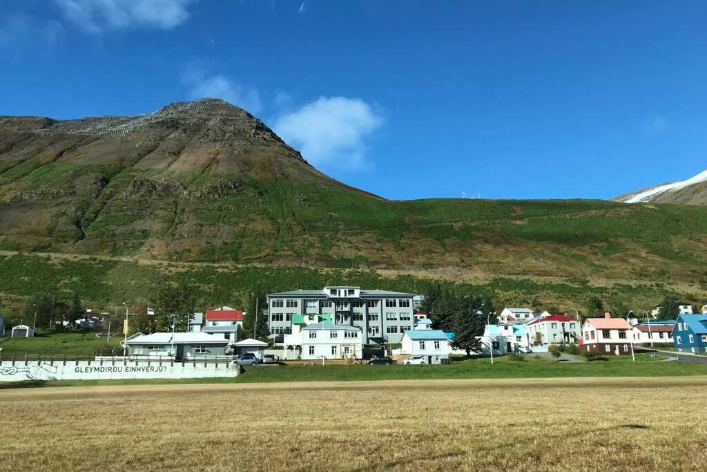 House With A Warm Soul In North Iceland Siglufjordur Zewnętrze zdjęcie