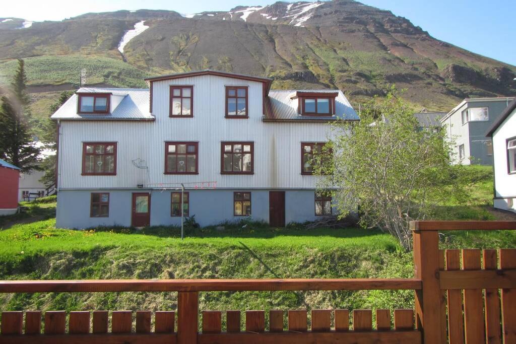 House With A Warm Soul In North Iceland Siglufjordur Zewnętrze zdjęcie